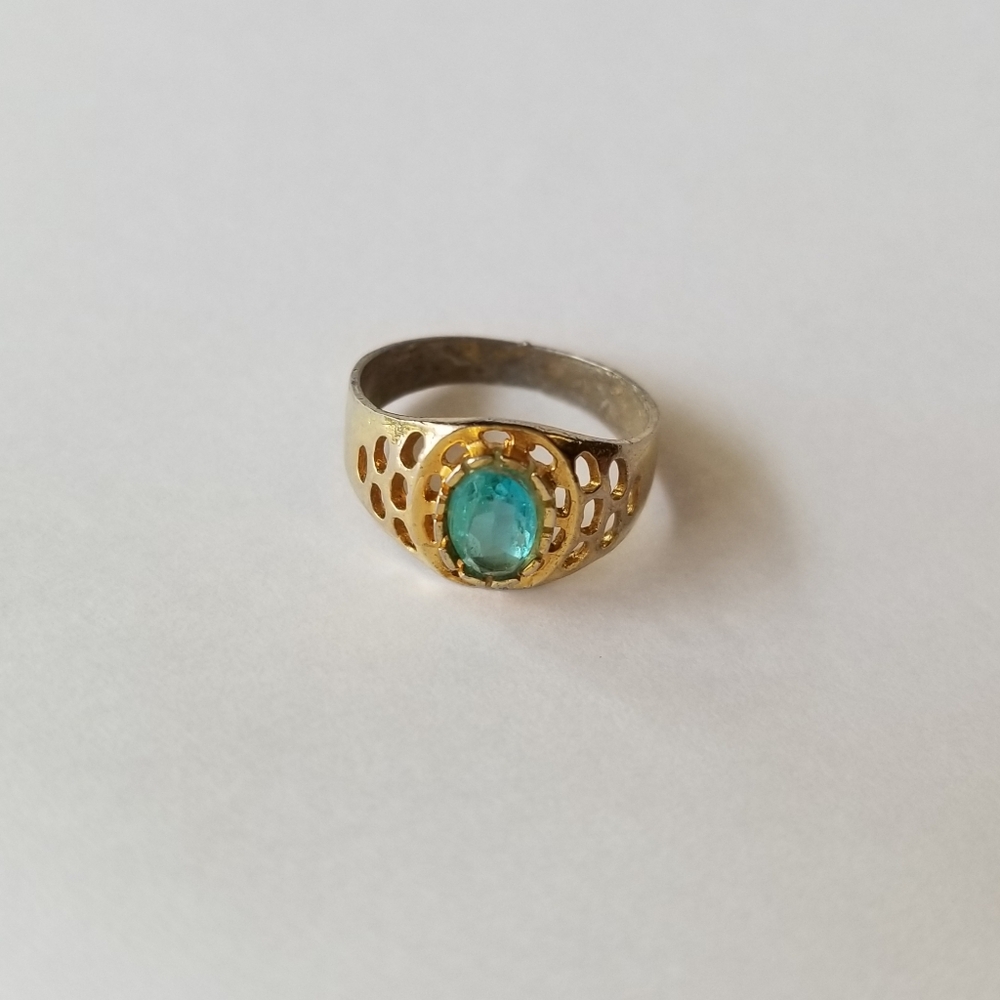 ❗Vintage Dainty Ring with Aquamarine Color Stone Size 4/5❗